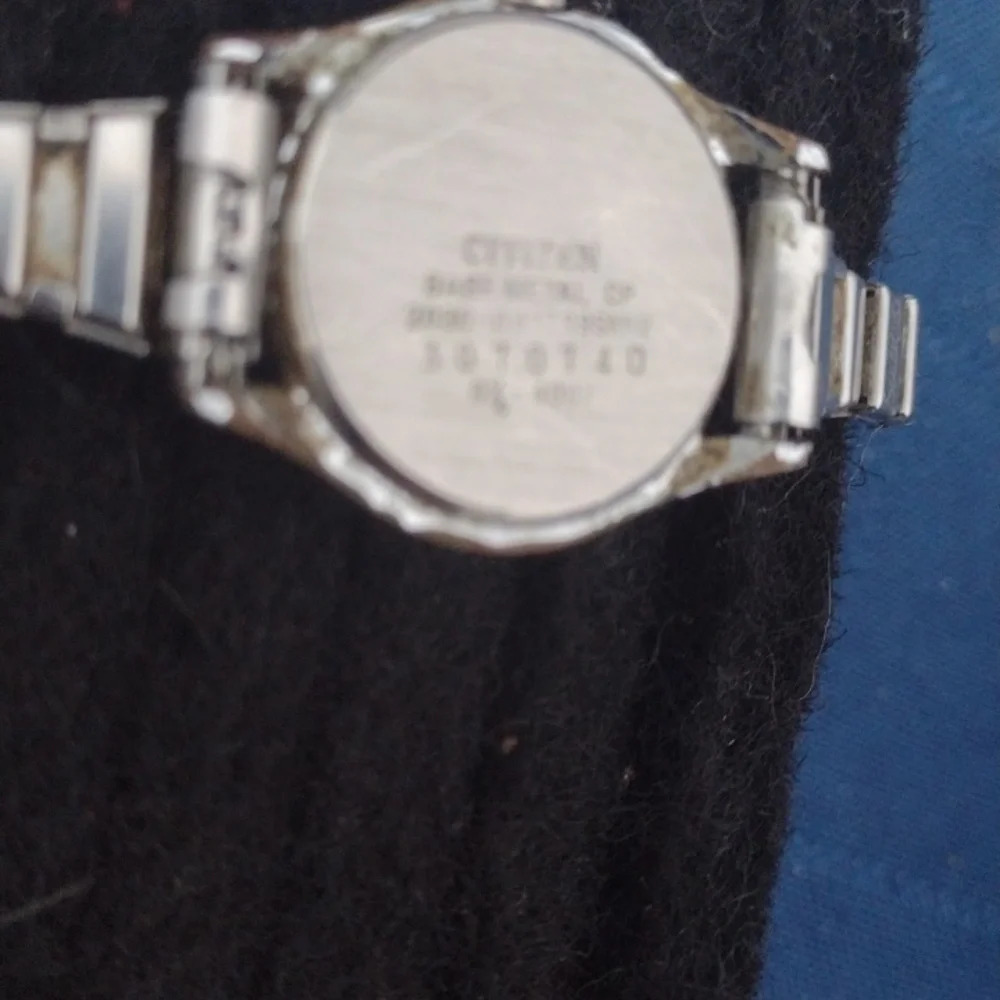 😊 Ladies Watch - Picture 2 of 2